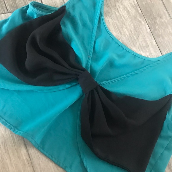 Blue Bow Back Crop Top - Picture 4 of 7
